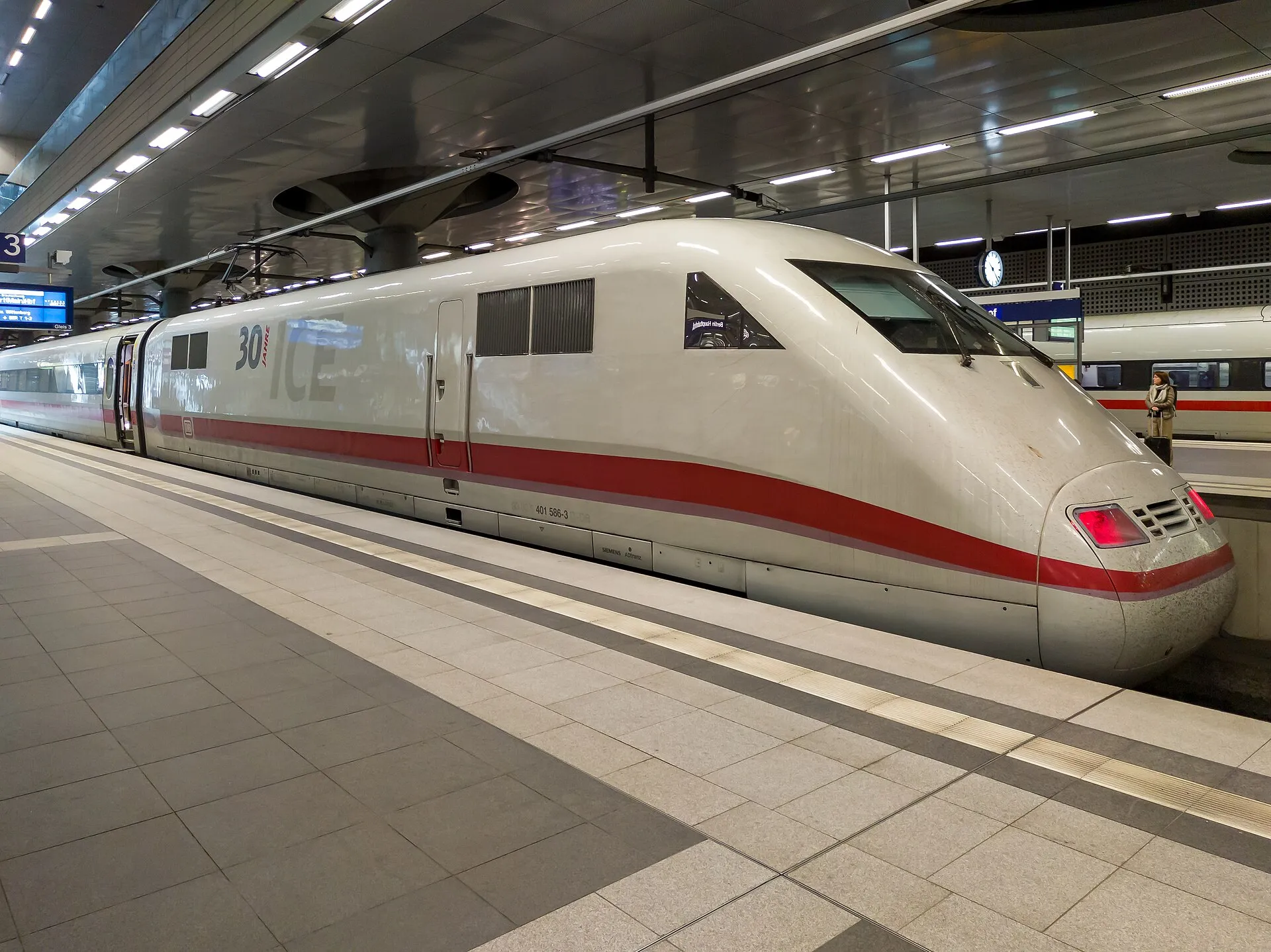 Un ICE de la Deutsche Bahn en gare de Berlin