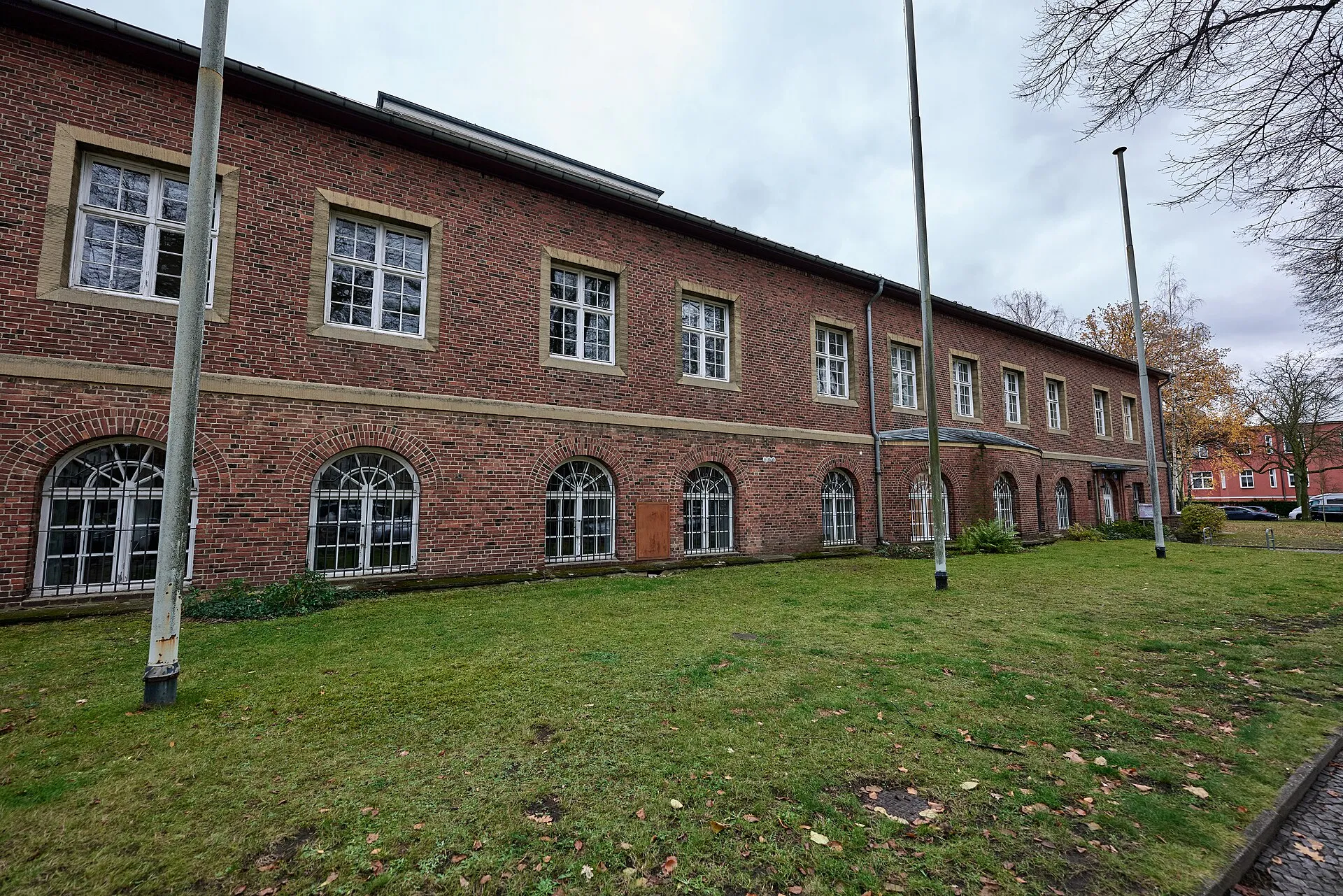 Le bâtiment de la Volkshochschule Steglitz-Zehlendorf, à Berlin-Lichterfelde, un exemple des douze écoles populaires de la ville