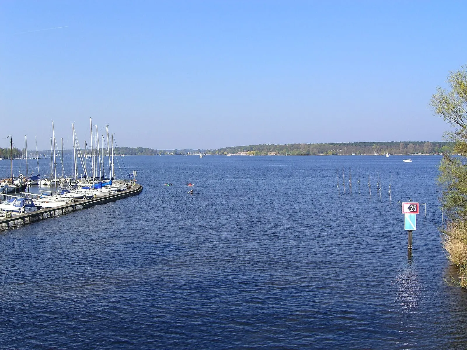 Le Großer Wannsee, son plan d'eau et ses rives boisées au sud-ouest de Berlin