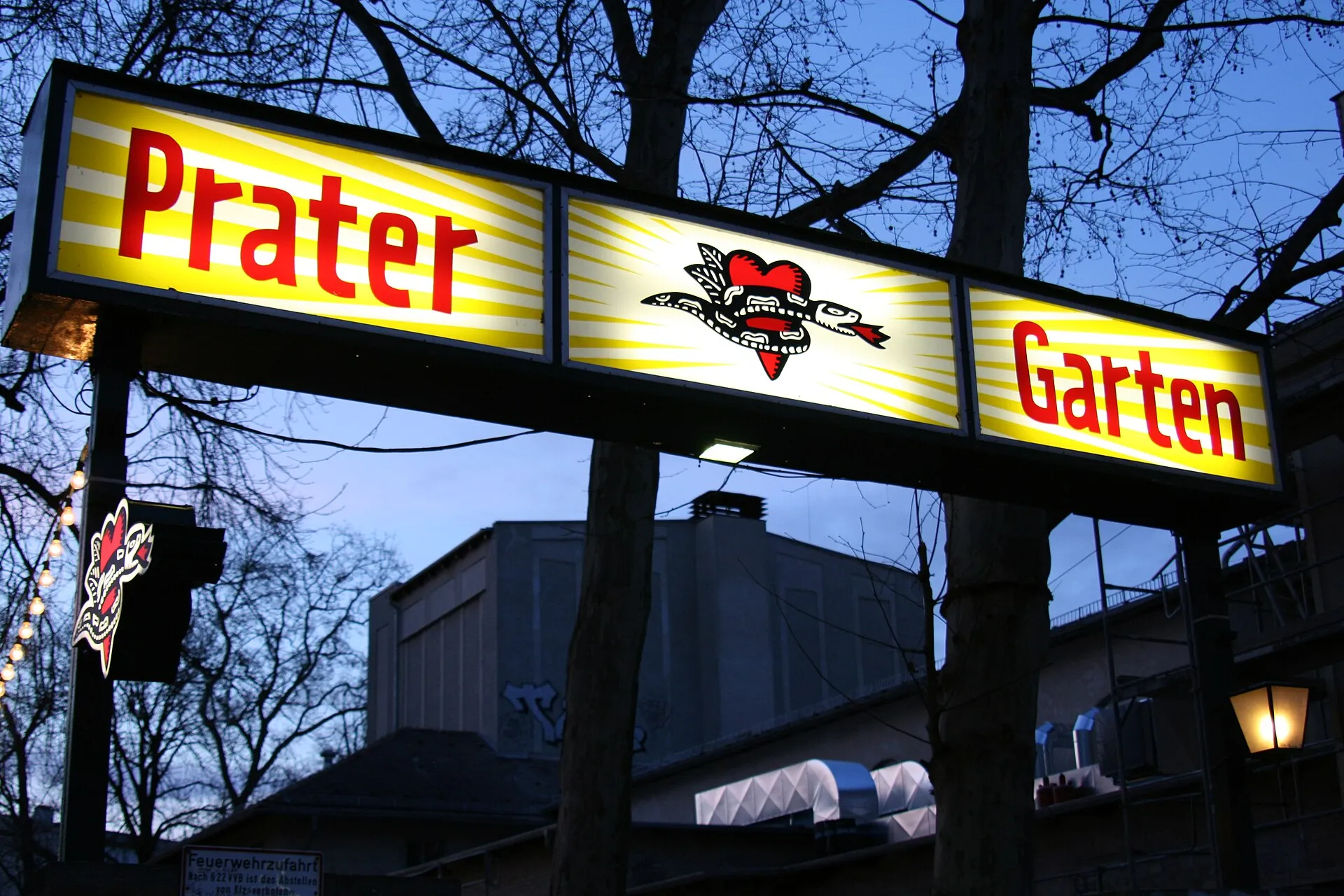 L'entrée du Pratergarten, le plus ancien Biergarten de Berlin, Kastanienallee à Prenzlauer Berg