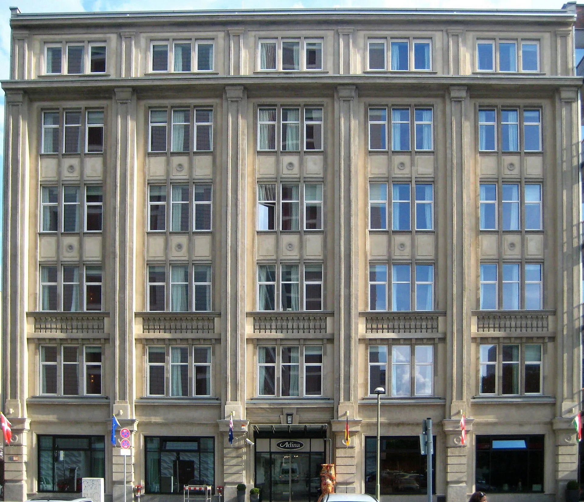 Façade ancienne de la Krausenstraße, à Berlin-Mitte, aujourd'hui occupée par un hôtel d'appartements