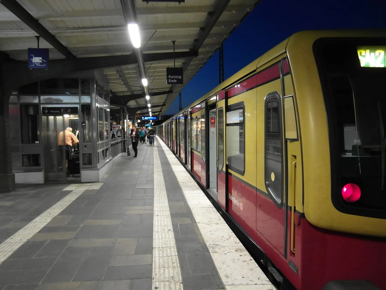 Une rame du S-Bahn de Berlin à quai